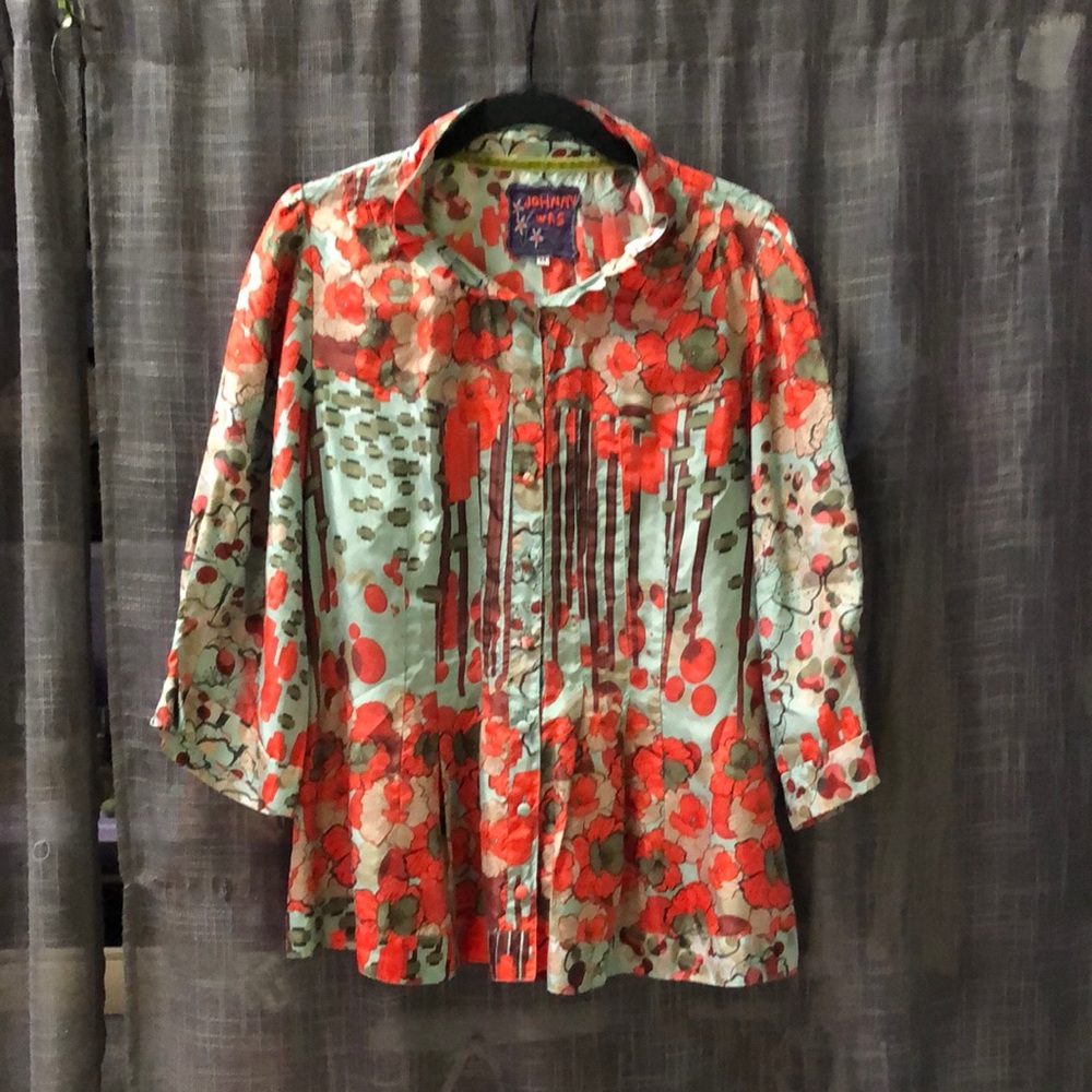 Johnny Was - 100% silk button down collared blouse